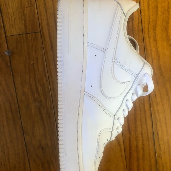 White Nike Air Force 1 - Picture 5 of 8